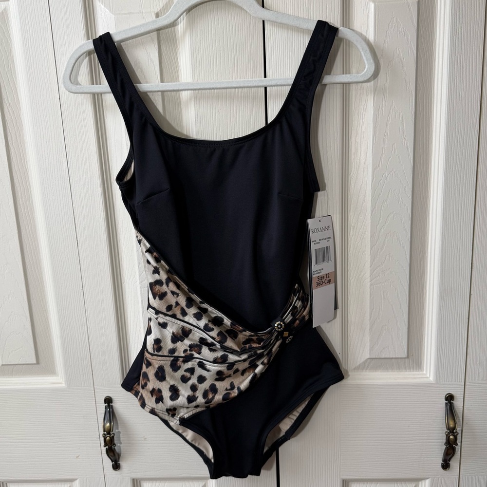 Roxanne Bra Size One Piece Animal Print Faux Wrap Swimsuit Womens Size 12/36D